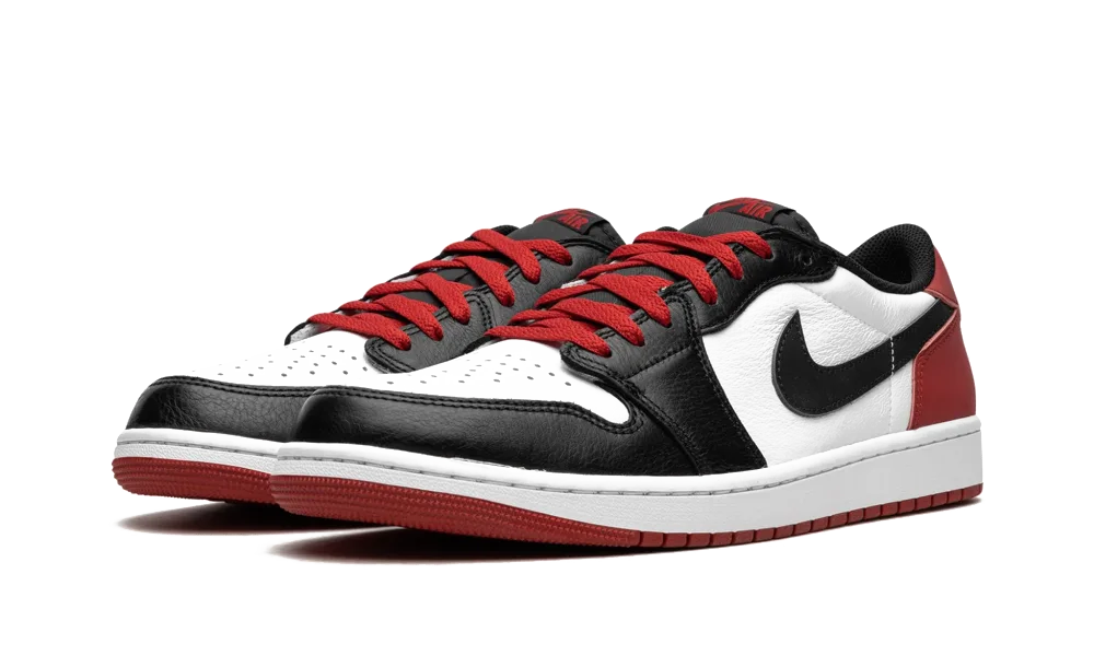 Jordan 1 Retro Low OG Black Toe (2023)