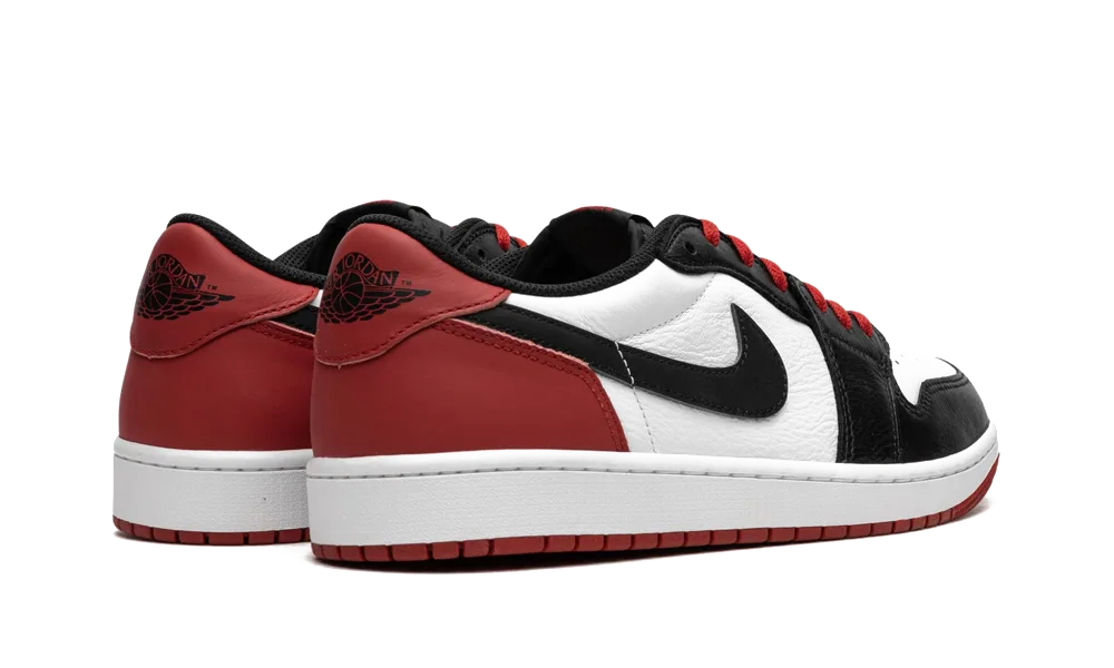 Jordan 1 Retro Low OG Black Toe (2023)