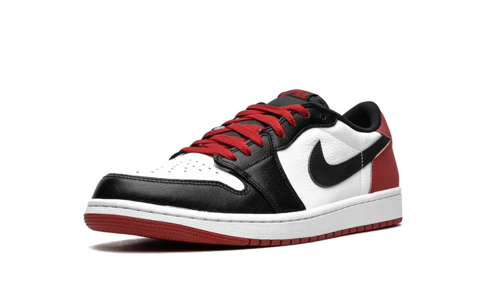 Jordan 1 Retro Low OG Black Toe (2023)